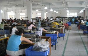 广州焦点皮具手袋厂 专业技术服务引领皮具制造新潮流